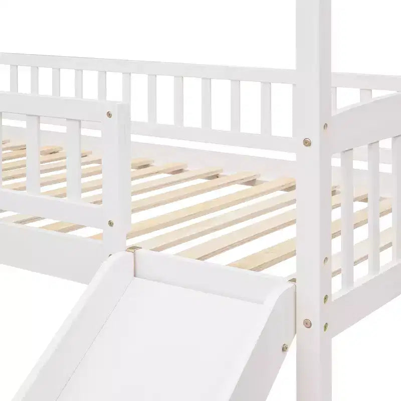 Nowoczesne łóżko na antresoli w rozmiarze Twin o wymiarach 79.5L x 41.8W, zjeżdżalnia