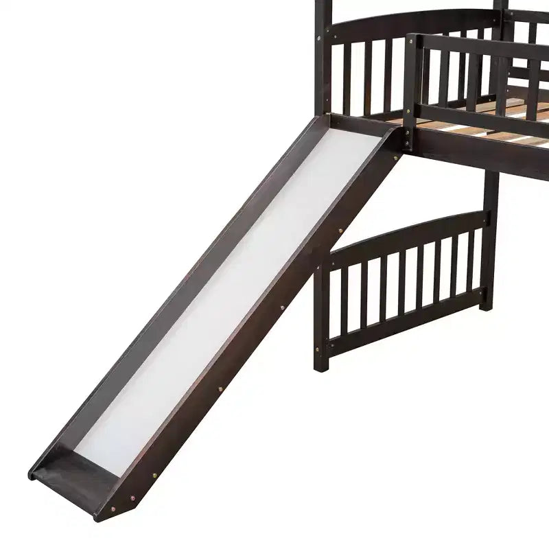 Nowoczesne łóżko na antresoli w rozmiarze Twin o wymiarach 79.5L x 41.8W, zjeżdżalnia