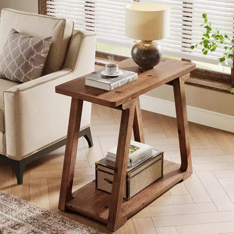 Tavolino laterale rettangolare a 2 ripiani in legno massello, stile rustico da fattoria, stretto, con base trapezoidale per il soggiorno, facile da montare